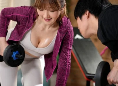 Cặp đôi nữ PT gợi cảm và chàng trai số hưởng địt nhau