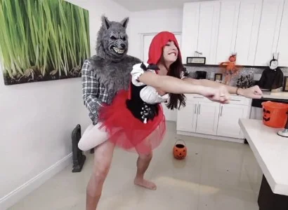 Cô nàng nện nhau trong bụi cây